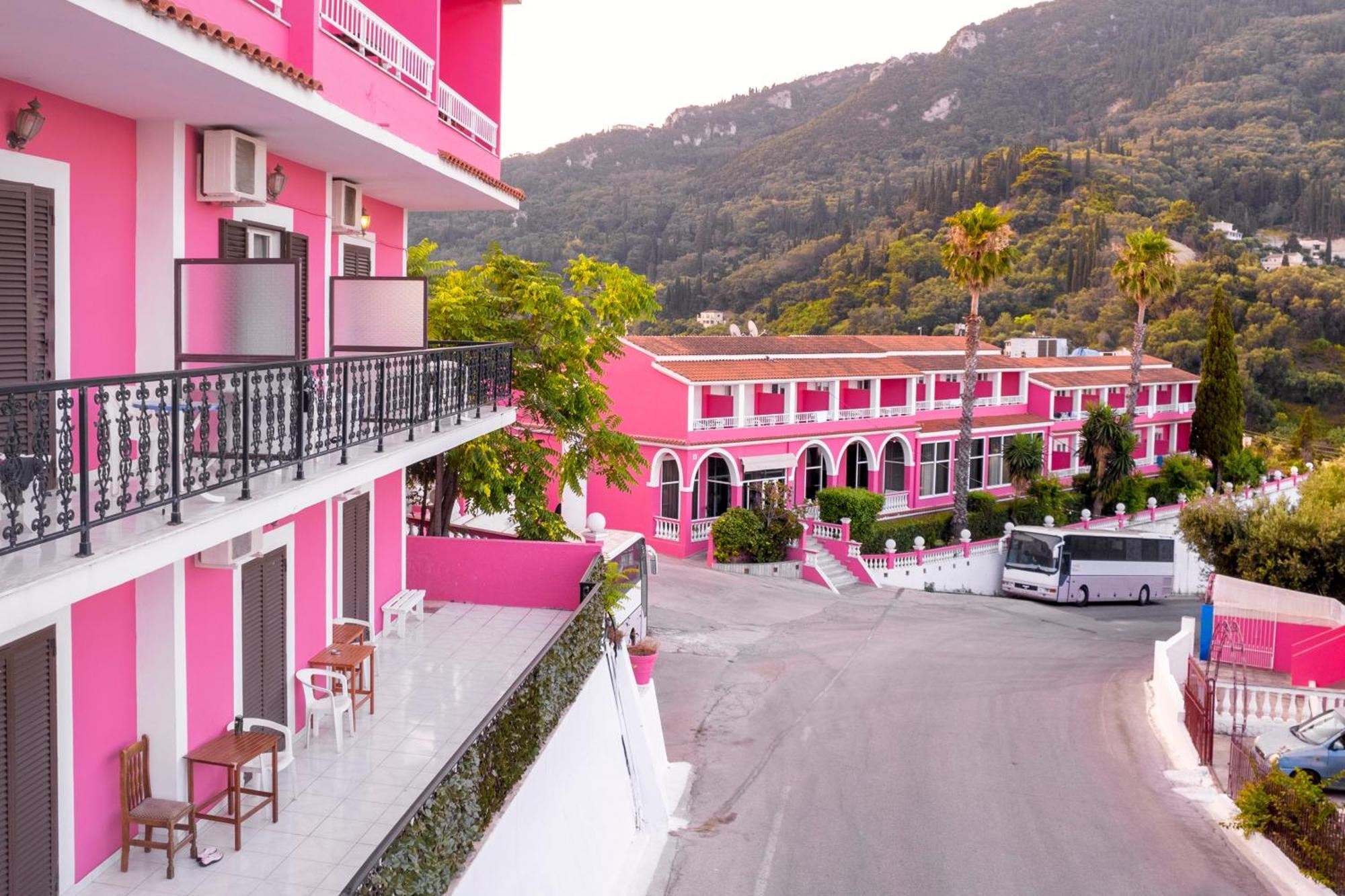 The Pink Palace Hostel Agios Gordios  Bagian luar foto